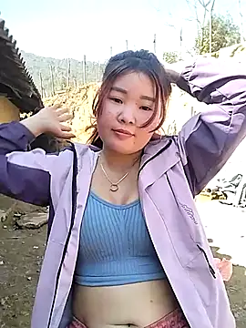 Snapshot of lylylove chatting on February 5, 2026, 6:07 am lylylove online show from February 5, 2026, 6:07 am