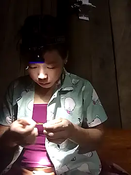 Ngocmi909 online show from October 8, 2025, 1:09 pm