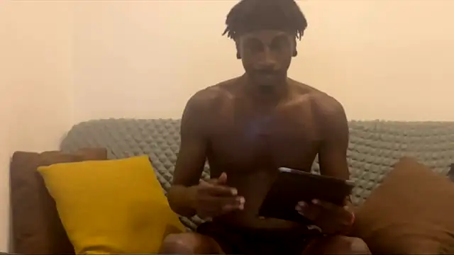 JuicyBlackD83 online show from November 12, 2025, 2:06 pm