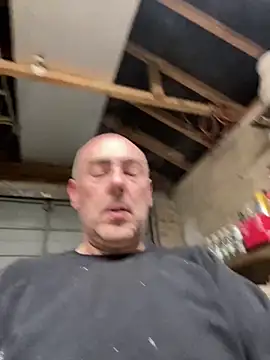 Richmcgee online show from April 9, 2026, 7:19 pm