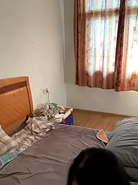 xiiuuff18 online show from December 19, 2025, 2:40 am