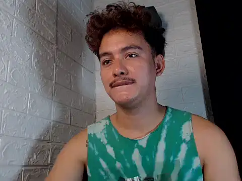 Snapshot of Tempting_jon chatting on April 2, 2026, 3:59 am Tempting jon online show from April 2, 2026, 3:59 am