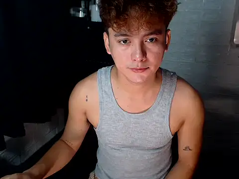 Snapshot of Tempting_jon chatting on April 29, 2026, 2:48 am Tempting jon online show from April 29, 2026, 2:48 am