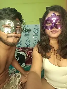 Snapshot of WB_couple143 chatting on December 19, 2025, 4:25 pm WB couple143 online show from December 19, 2025, 4:25 pm