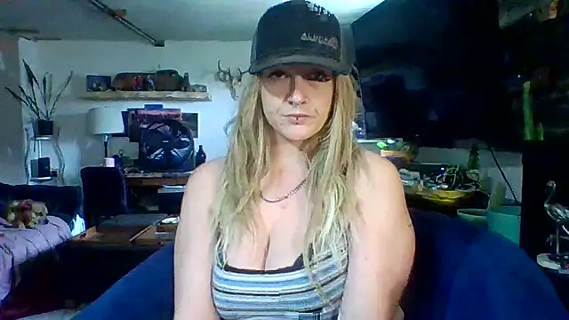 Snapshot of cutiekayls chatting on July 2, 2026, 8:04 pm cutiekayls online show from July 2, 2026, 8:04 pm