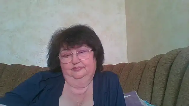 MilaSky5303 online show from April 4, 2026, 10:57 am