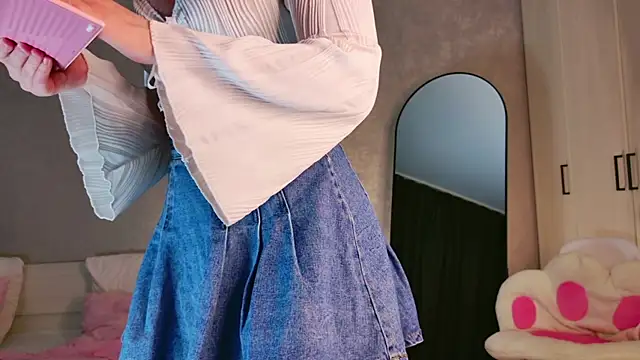 trinnity sweet online show from April 14, 2026, 4:24 pm