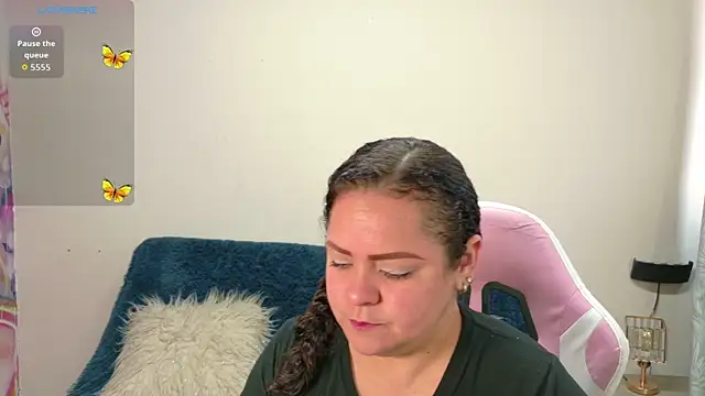 Miss Adriana01 online show from February 11, 2026, 1:05 pm