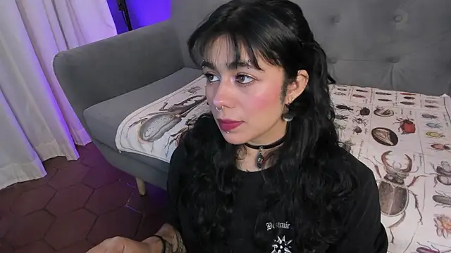 flower smith  online show from March 4, 2026, 11:49 am