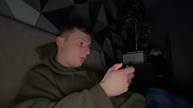 Snapshot of Oliver_harrison chatting on February 3, 2026, 12:42 am Oliver harrison online show from February 3, 2026, 12:42 am