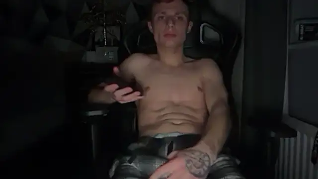 Snapshot of Oliver_harrison chatting on February 6, 2026, 11:52 pm Oliver harrison online show from February 6, 2026, 11:52 pm