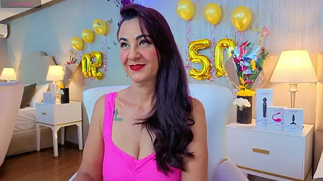 ScarleetJonson online show from February 7, 2026, 6:55 pm