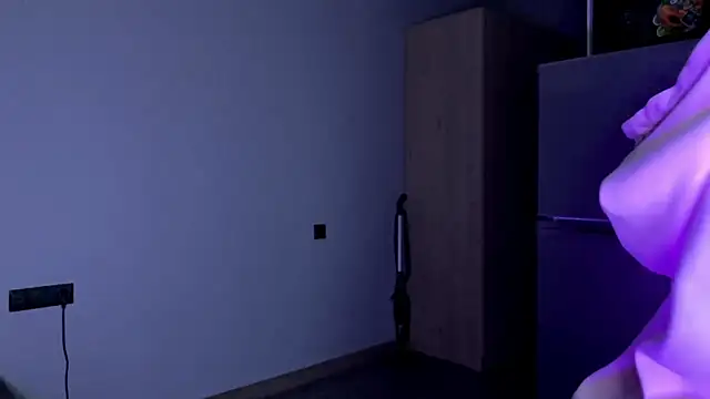 AiMinix online show from September 27, 2025, 4:12 pm