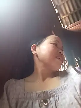 Snapshot of _YooY_ chatting on October 5, 2025, 4:11 am YooY online show from October 5, 2025, 4:11 am