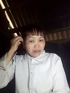 Snapshot of _YooY_ chatting on October 24, 2025, 6:21 am YooY online show from October 24, 2025, 6:21 am