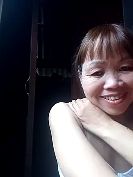 Snapshot of _YooY_ chatting on October 27, 2025, 2:37 am YooY online show from October 27, 2025, 2:37 am