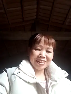 Snapshot of _YooY_ chatting on October 31, 2025, 2:23 am YooY online show from October 31, 2025, 2:23 am