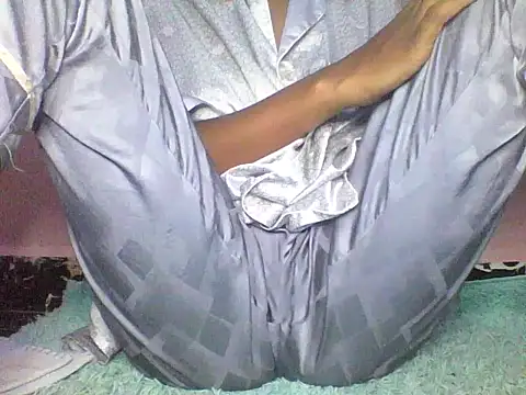 Moongodessy online show from December 16, 2025, 7:02 am