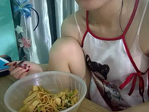 Snapshot of Ly-ny chatting on November 9, 2025, 7:50 am Ly-ny online show from November 9, 2025, 7:50 am