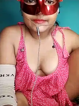 mimi87hoty online show from November 4, 2025, 7:35 pm