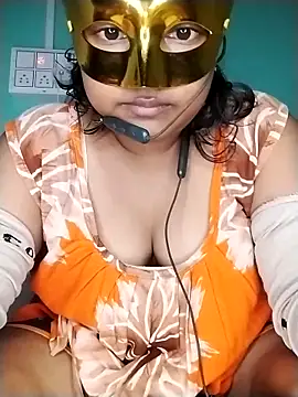 mimi87hoty online show from April 26, 2026, 10:02 am