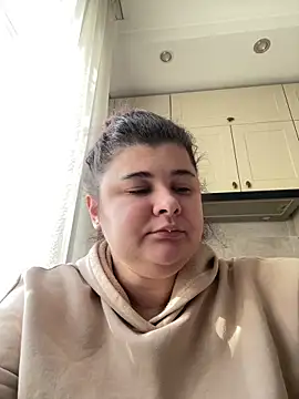 Snapshot of AliceCurlyX chatting on February 9, 2026, 11:25 am AliceCurlyX online show from February 9, 2026, 11:25 am