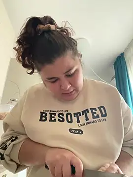 Snapshot of AliceCurlyX chatting on February 15, 2026, 10:25 am AliceCurlyX online show from February 15, 2026, 10:25 am