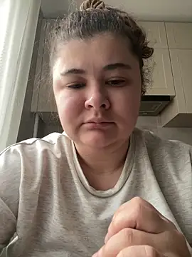 Snapshot of AliceCurlyX chatting on February 24, 2026, 10:24 am AliceCurlyX online show from February 24, 2026, 10:24 am