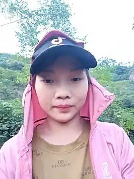 Ananine online show from November 24, 2025, 11:48 pm