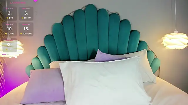 AlassiaHocthner online show from February 12, 2026, 11:49 am