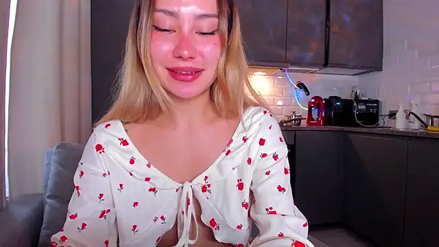 baobei03 online show from October 23, 2025, 12:15 pm