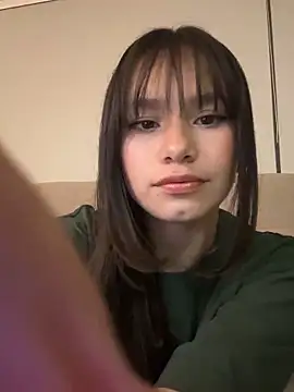 Alisha Olsen  online show from October 21, 2025, 4:35 am