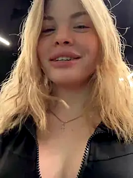 SMELLSEX online show from November 3, 2025, 6:42 pm