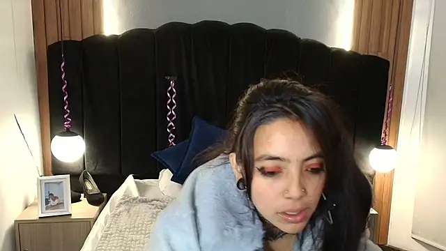 LiaMonroee  online show from April 7, 2026, 11:54 am