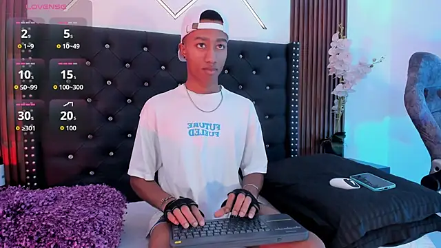 Snapshot of SammyAdams_ chatting on September 24, 2025, 7:50 pm SammyAdams online show from September 24, 2025, 7:50 pm
