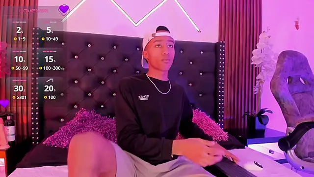 Snapshot of SammyAdams_ chatting on September 26, 2025, 9:08 pm SammyAdams online show from September 26, 2025, 9:08 pm
