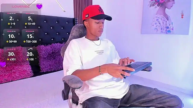 Snapshot of SammyAdams_ chatting on October 1, 2025, 8:04 pm SammyAdams online show from October 1, 2025, 8:04 pm