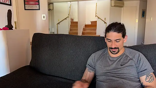 lenruy online show from October 26, 2025, 7:53 pm