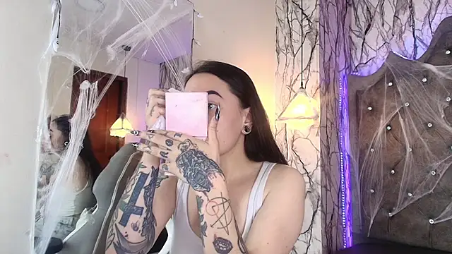 Zami Escobar of online show from November 8, 2025, 6:40 pm