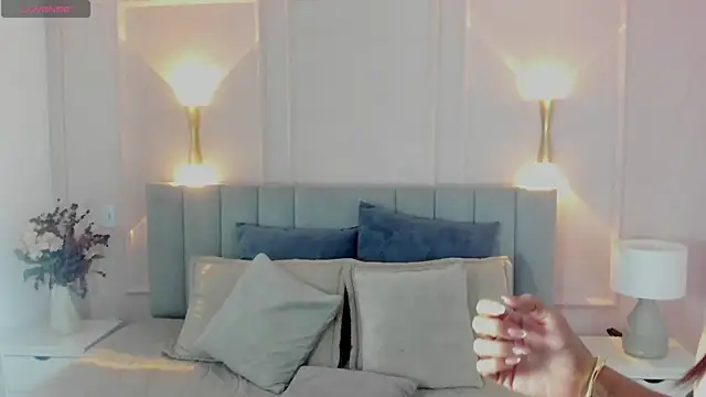 victoria bourne online show from April 16, 2026, 9:39 pm