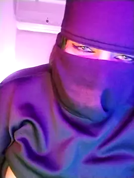 lilyan12 online show from March 18, 2026, 11:52 pm