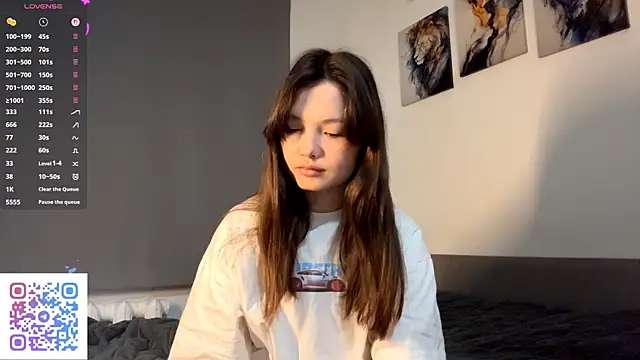 Snapshot of KiraVelvet chatting on October 5, 2025, 2:15 pm KiraVelvet online show from October 5, 2025, 2:15 pm