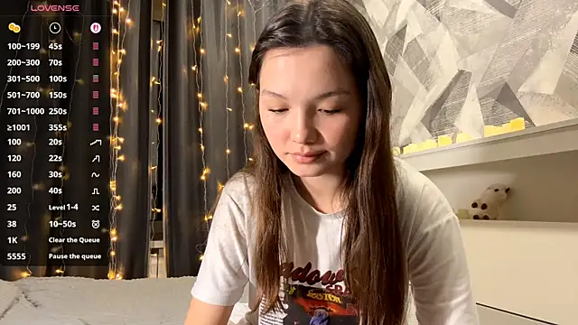 KiraVelvet online show from November 29, 2025, 6:11 pm