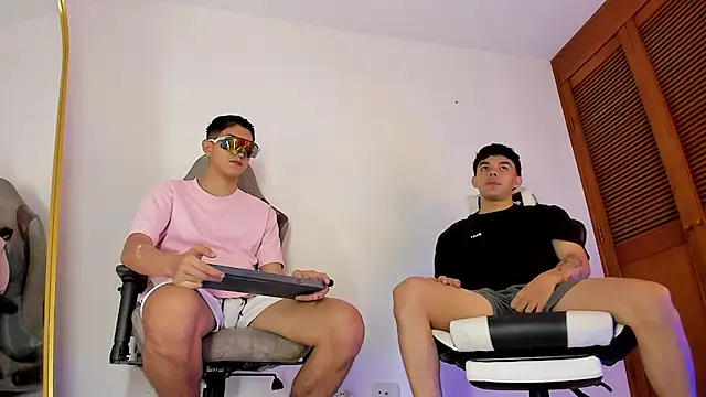 sotooliver3 online show from February 20, 2026, 8:31 pm