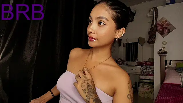 mia yireth online show from September 26, 2025, 8:57 pm
