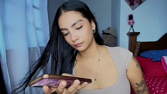 mia yireth online show from October 29, 2025, 5:14 pm