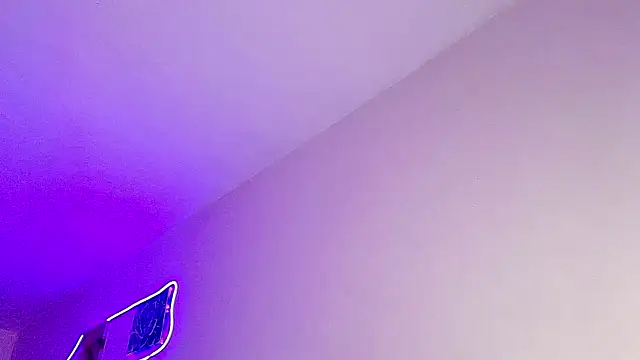 mia yireth online show from June 9, 2026, 2:23 am