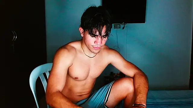 Snapshot of babysebasxxx chatting on October 15, 2025, 3:39 am babysebasxxx online show from October 15, 2025, 3:39 am