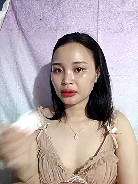 Snapshot of Lili_lovely chatting on October 1, 2025, 1:11 am Lili lovely online show from October 1, 2025, 1:11 am
