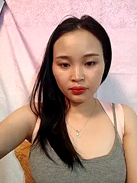 Snapshot of Lili_lovely chatting on October 12, 2025, 1:37 am Lili lovely online show from October 12, 2025, 1:37 am